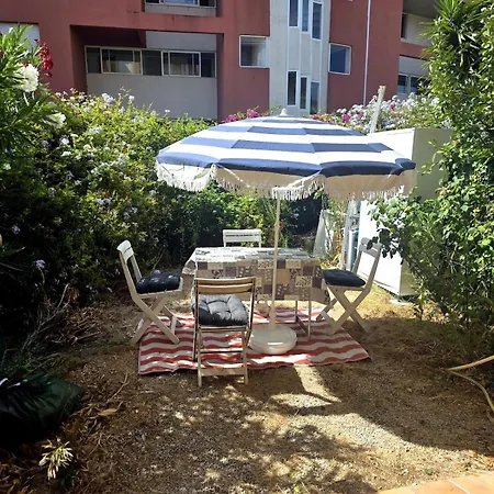 Cozy With Pool, Close To The Sea